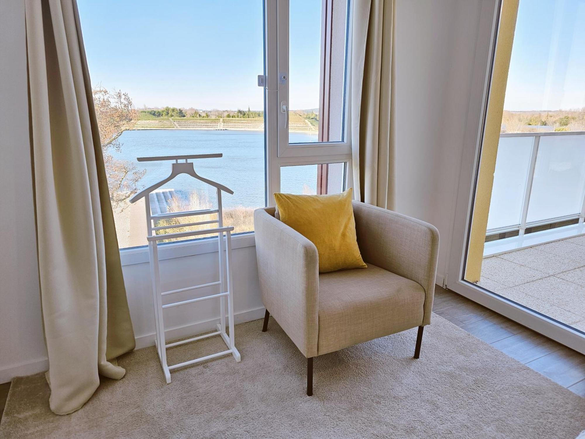 Lakeside Provence - Appartement Classe 4 Etoiles, Vue Sur Le Lac, Parking Sous-Sol, Double Clim Monteux Exterior foto